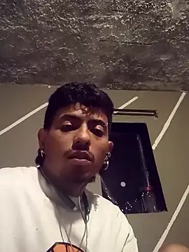 SkinniYamo online show from 03.12.26