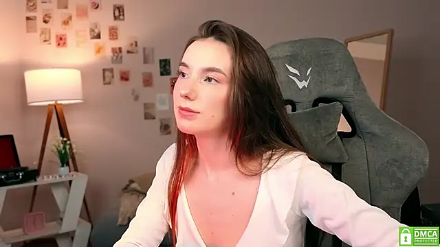 Snapshot of yourfrenchteacher chatting on 10.30.25 yourfrenchteacher online show from 10.30.25