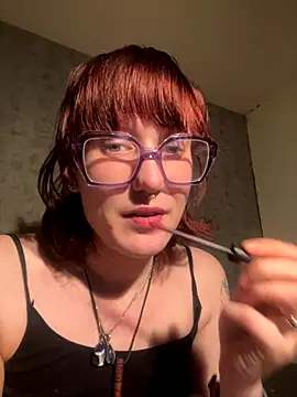 Snapshot of NiffyNoon chatting on 12.03.25 NiffyNoon online show from 12.03.25