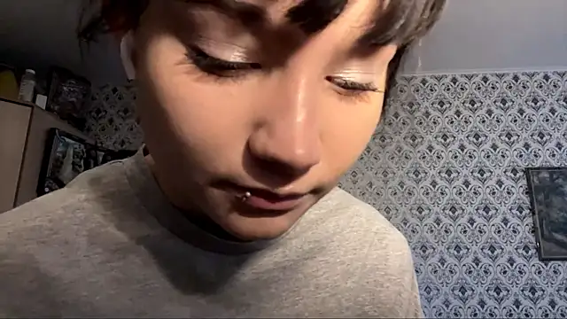 Snapshot of SofiaDreams09 chatting on 11.12.25 SofiaDreams09 online show from 11.12.25