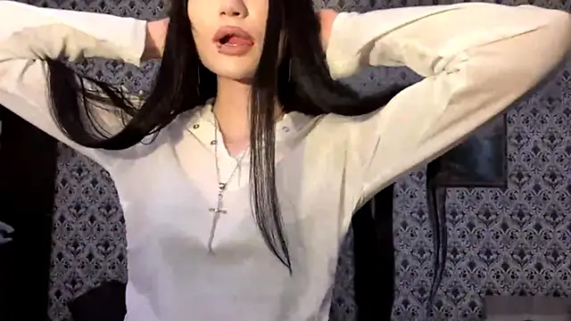 Snapshot of SofiaDreams09 chatting on 11.17.25 SofiaDreams09 online show from 11.17.25