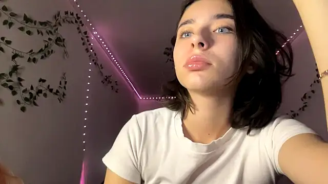 Snapshot of LilithFlamey chatting on 11.23.25 LilithFlamey online show from 11.23.25