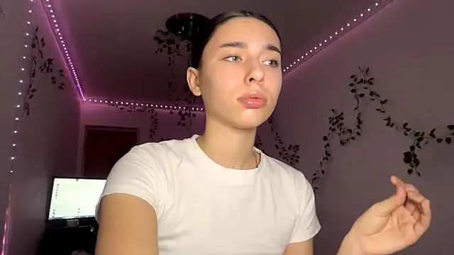 Snapshot of LilithFlamey chatting on 11.24.25 LilithFlamey online show from 11.24.25