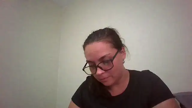 Snapshot of lilMissMarli chatting on 04.02.26 lilMissMarli online show from 04.02.26