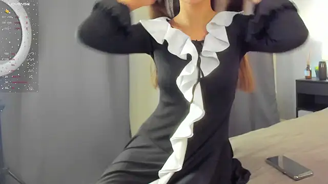 Snapshot of maddymidnight chatting on 11.19.25 maddymidnight online show from 11.19.25