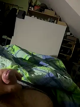 Ilovemilf1 online show from 11.17.25