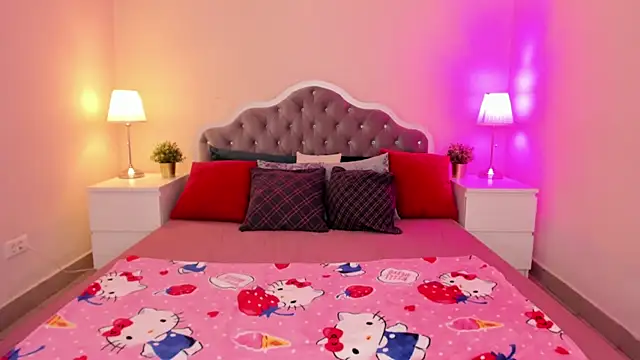 Snapshot of gracieave chatting on 11.11.25 gracieave online show from 11.11.25