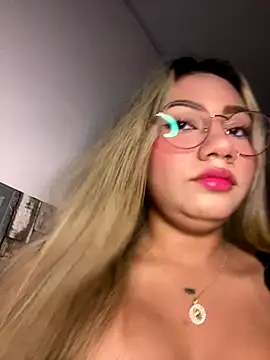 Vicky-Nova online show from 10.28.25