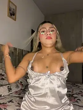 Vicky-Nova online show from 10.29.25