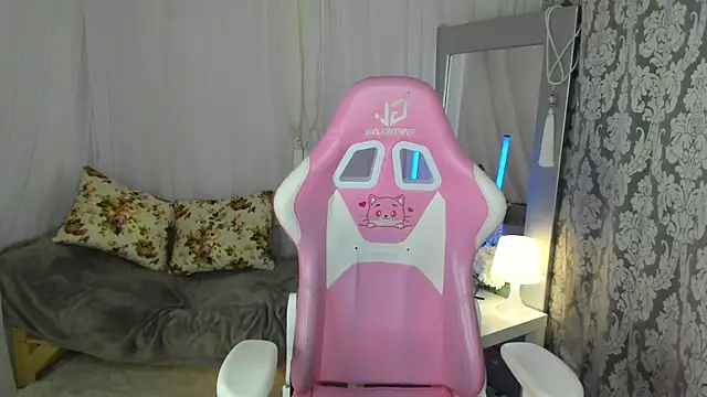 May Yam online show from 04.13.26