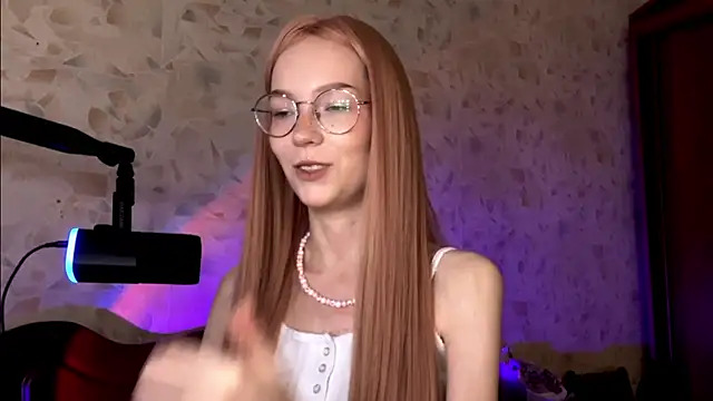 Snapshot of Midnight_Secret chatting on 12.05.25 Midnight Secret online show from 12.05.25