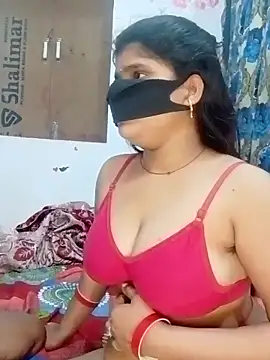 hot couple 000 online show from 02.28.26