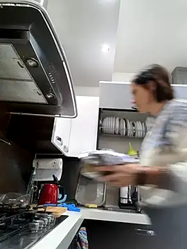 Piediniecollant online show from 12.22.25