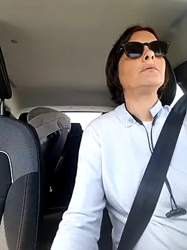 Piediniecollant online show from 04.15.26