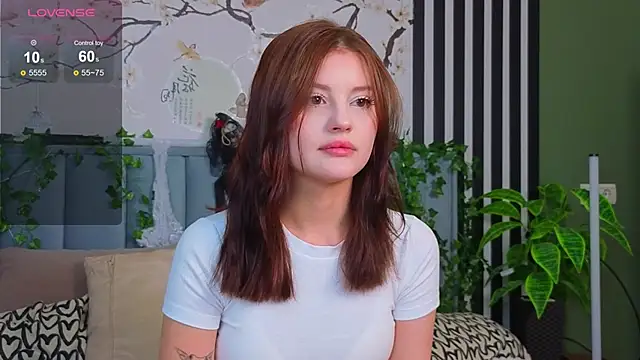 Snapshot of Sophie_fawn chatting on 10.29.25 Sophie fawn online show from 10.29.25