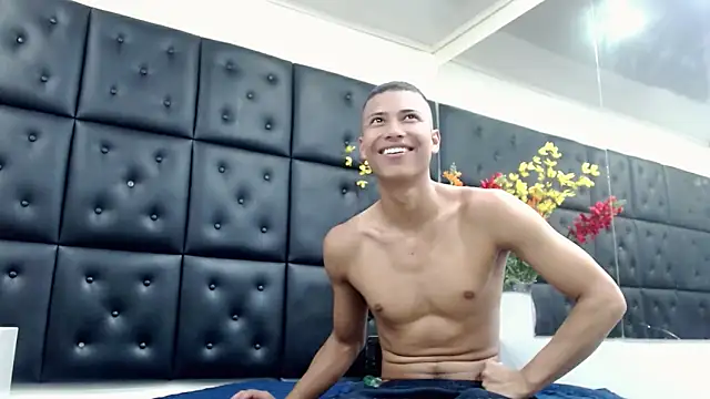 Snapshot of JackMotta01 chatting on 12.01.25 JackMotta01 online show from 12.01.25