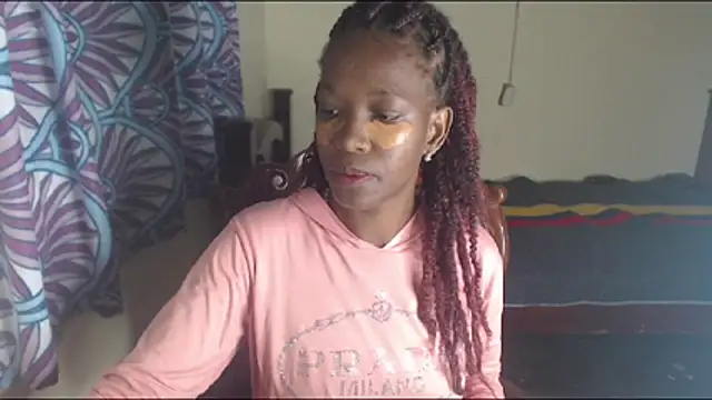 Snapshot of LilithMiller_ chatting on 06.15.26 LilithMiller online show from 06.15.26