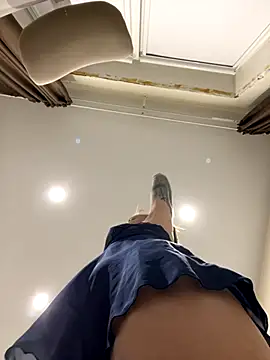 Snapshot of KissMeSashaPlz chatting on 11.21.25 KissMeSashaPlz online show from 11.21.25