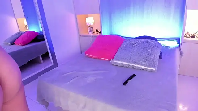 Snapshot of GabyMason_ chatting on 11.11.25 GabyMason online show from 11.11.25