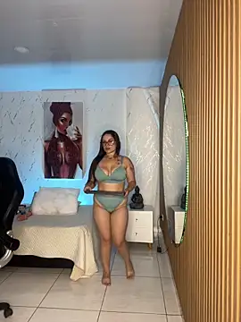 Snapshot of Vivian_LoveEup chatting on 11.24.25 Vivian LoveEup online show from 11.24.25