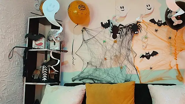 Natasha Amber online show from 10.28.25