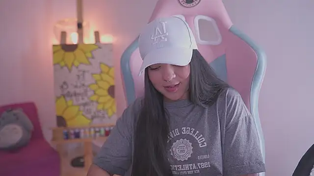 Snapshot of Zaffy_ chatting on 11.25.25 Zaffy online show from 11.25.25