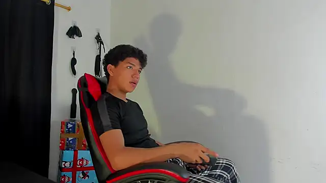 Maximiliano Khalil online show from 12.14.25