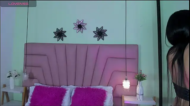 Kim Luna1 online show from 05.06.26