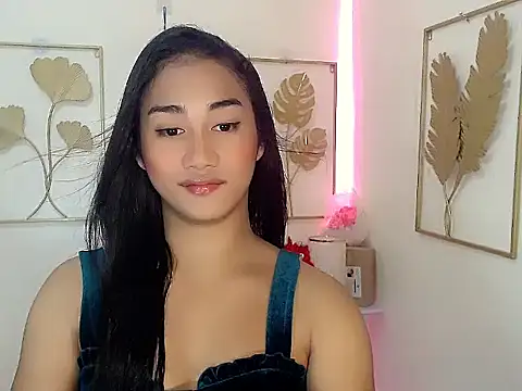 Gorgeousnicole  online show from 10.28.25