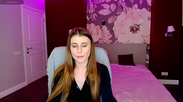 Snapshot of DemmyRose chatting on 04.19.26 DemmyRose online show from 04.19.26
