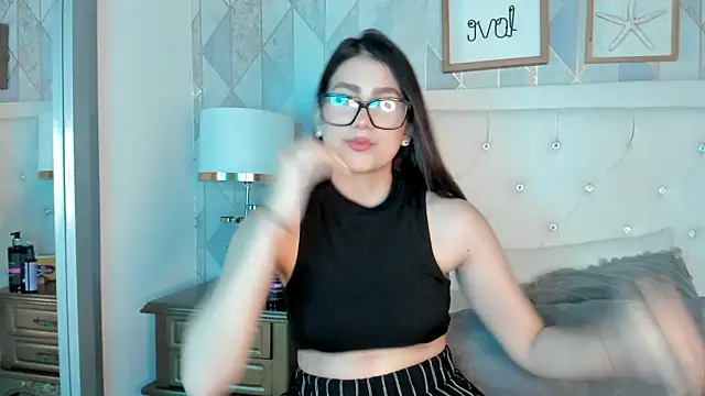 Snapshot of scarlett_thompson_7 chatting on 11.04.25 scarlett thompson 7 online show from 11.04.25