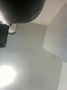 triquetteAUrdv online show from 10.28.25