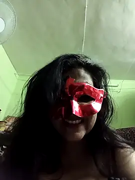 Snapshot of LOVE__RANI chatting on 05.18.26 LOVE RANI online show from 05.18.26