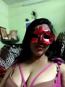 Snapshot of LOVE__RANI chatting on 05.19.26 LOVE RANI online show from 05.19.26