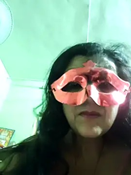 Snapshot of LOVE__RANI chatting on 05.25.26 LOVE RANI online show from 05.25.26