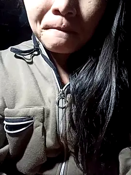 Snapshot of yoyo-mi chatting on 11.01.25 yoyo-mi online show from 11.01.25