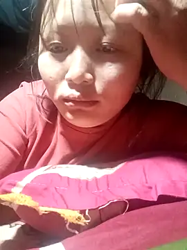 Snapshot of yoyo-mi chatting on 11.04.25 yoyo-mi online show from 11.04.25