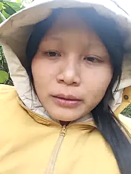 Snapshot of yoyo-mi chatting on 12.01.25 yoyo-mi online show from 12.01.25