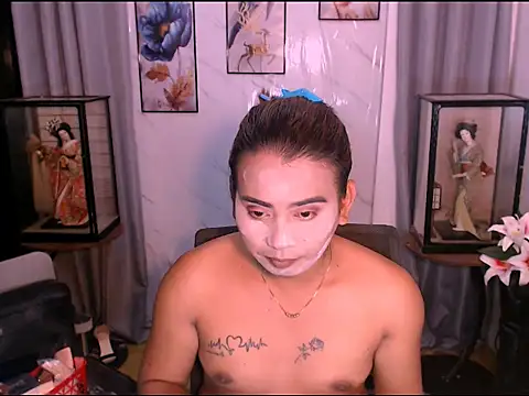 Snapshot of exoticashly chatting on 12.23.25 exoticashly online show from 12.23.25