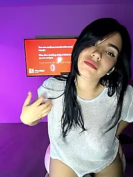 Snapshot of Sara-215 chatting on 12.03.25 Sara-215 online show from 12.03.25