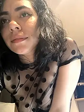 Snapshot of Sara-215 chatting on 01.10.26 Sara-215 online show from 01.10.26