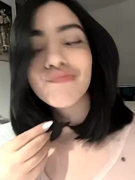 Snapshot of Sara-215 chatting on 01.15.26 Sara-215 online show from 01.15.26