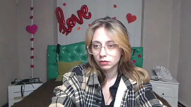 TracyLll online show from 02.01.26