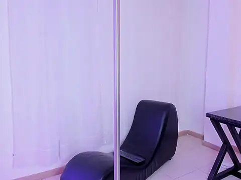 Snapshot of Julietta01 chatting on 11.08.25 Julietta01 online show from 11.08.25