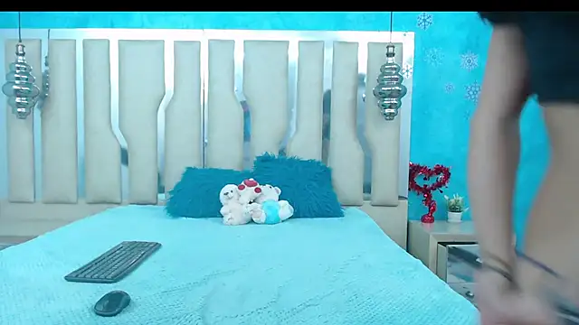 Megan Dolcee online show from 11.11.25