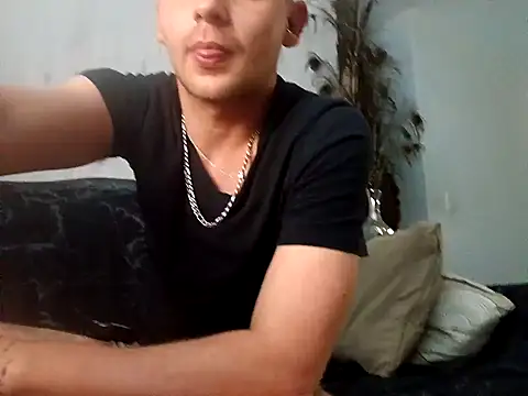 Snapshot of THOMMONSTER5299 chatting on 12.05.25 THOMMONSTER5299 online show from 12.05.25