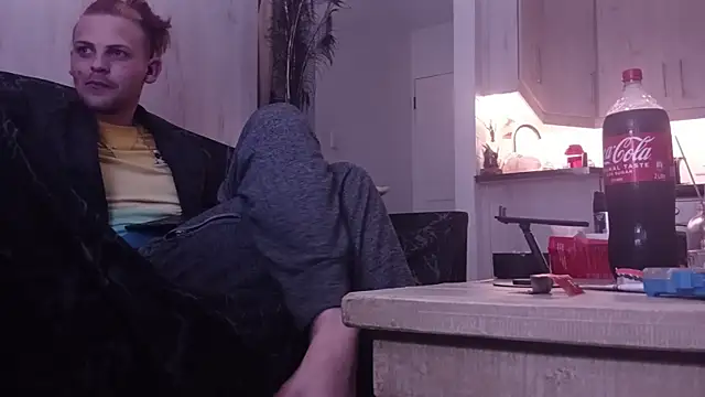 Snapshot of THOMMONSTER5299 chatting on 12.13.25 THOMMONSTER5299 online show from 12.13.25