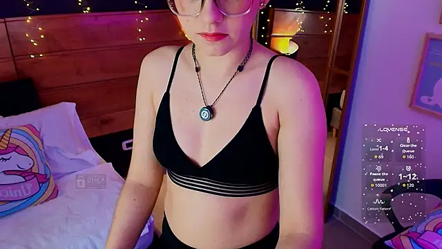 Snapshot of milena_kiitty chatting on 03.10.26 milena kiitty online show from 03.10.26