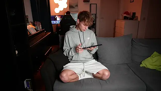 Snapshot of InnocentGuysOF chatting on 11.27.25 InnocentGuysOF online show from 11.27.25