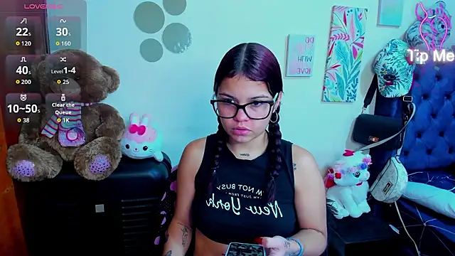 Emma boo online show from 02.02.26